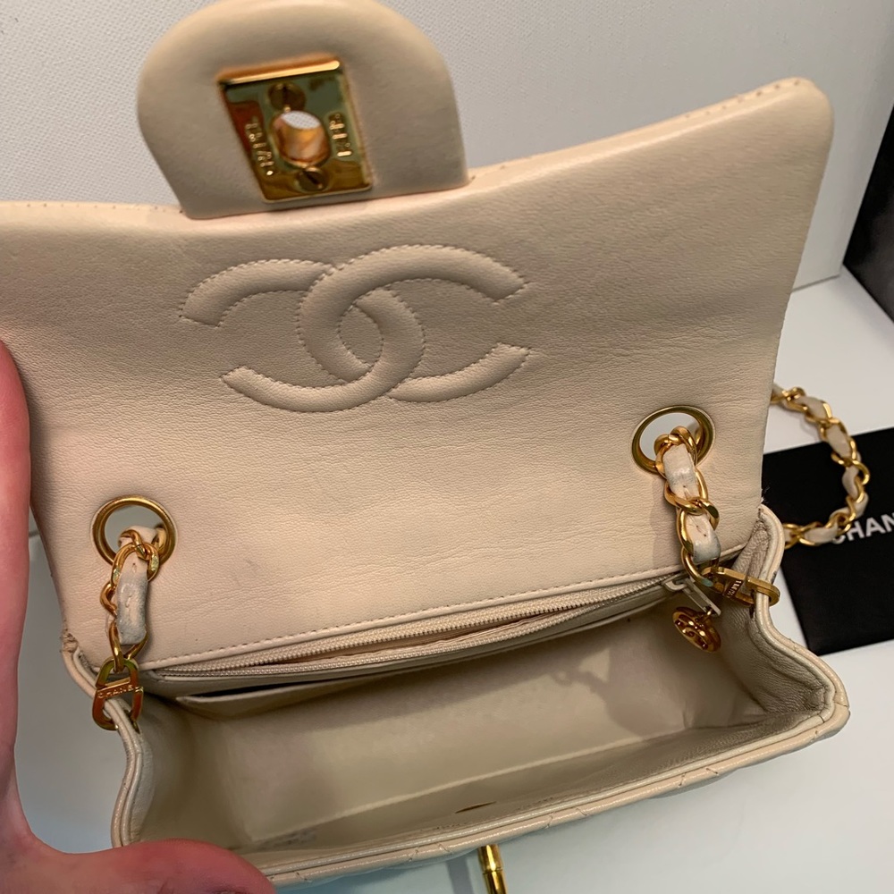 CHANEL Vintage ⭐️ Very RARE 24k Real Gold Soft Beige Flap 2.55 Quilted Bag HW - Picture 14 of 16